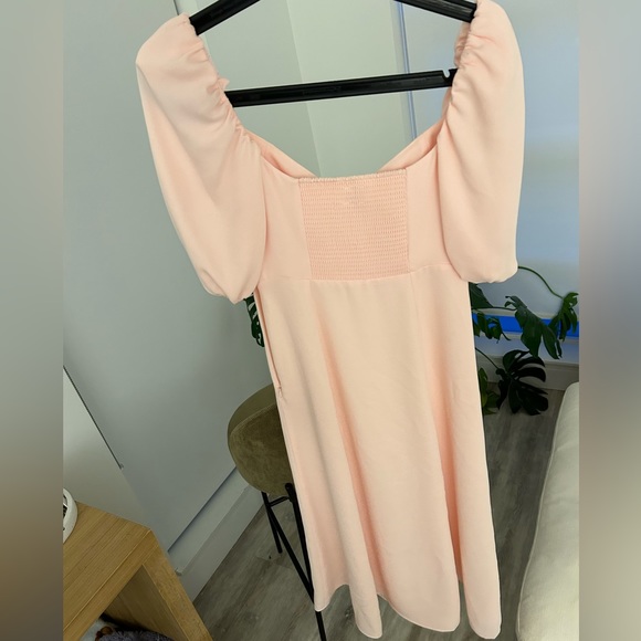 Pink Dress - Aritzia - Wilfred - Great Condition - Summer Dress - Size 0 - Picture 3 of 3